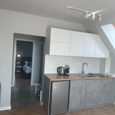 студио с вана и гледка в 