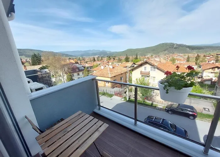 студио с вана и гледка в 