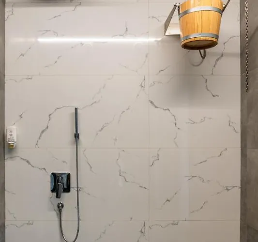 студио с вана и гледка в 