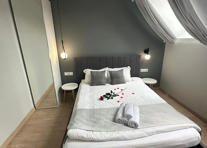 студио с вана и гледка в 